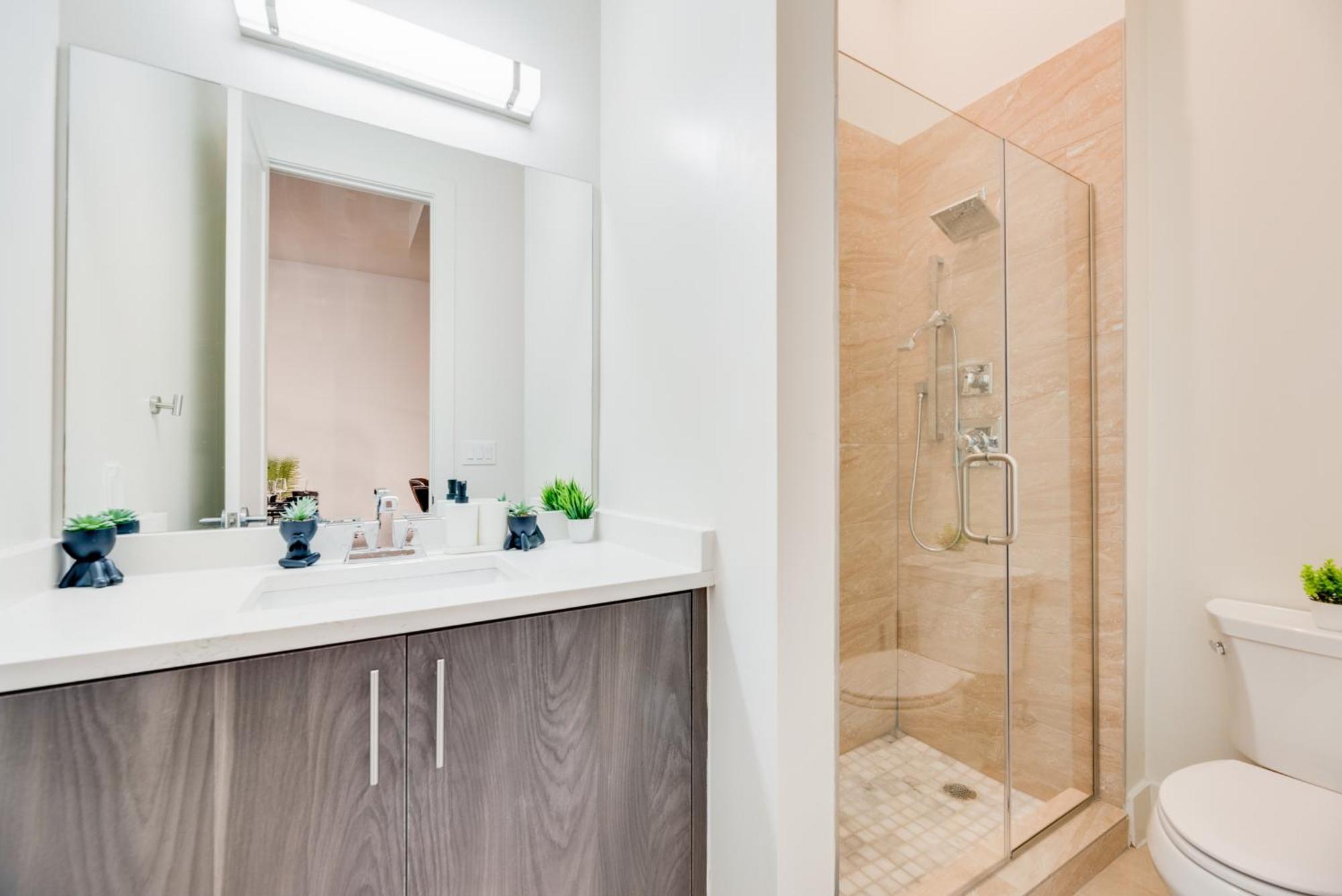 Snappy Loft Style 2Br I Gym I Parking I Workspace Dallas Exterior photo