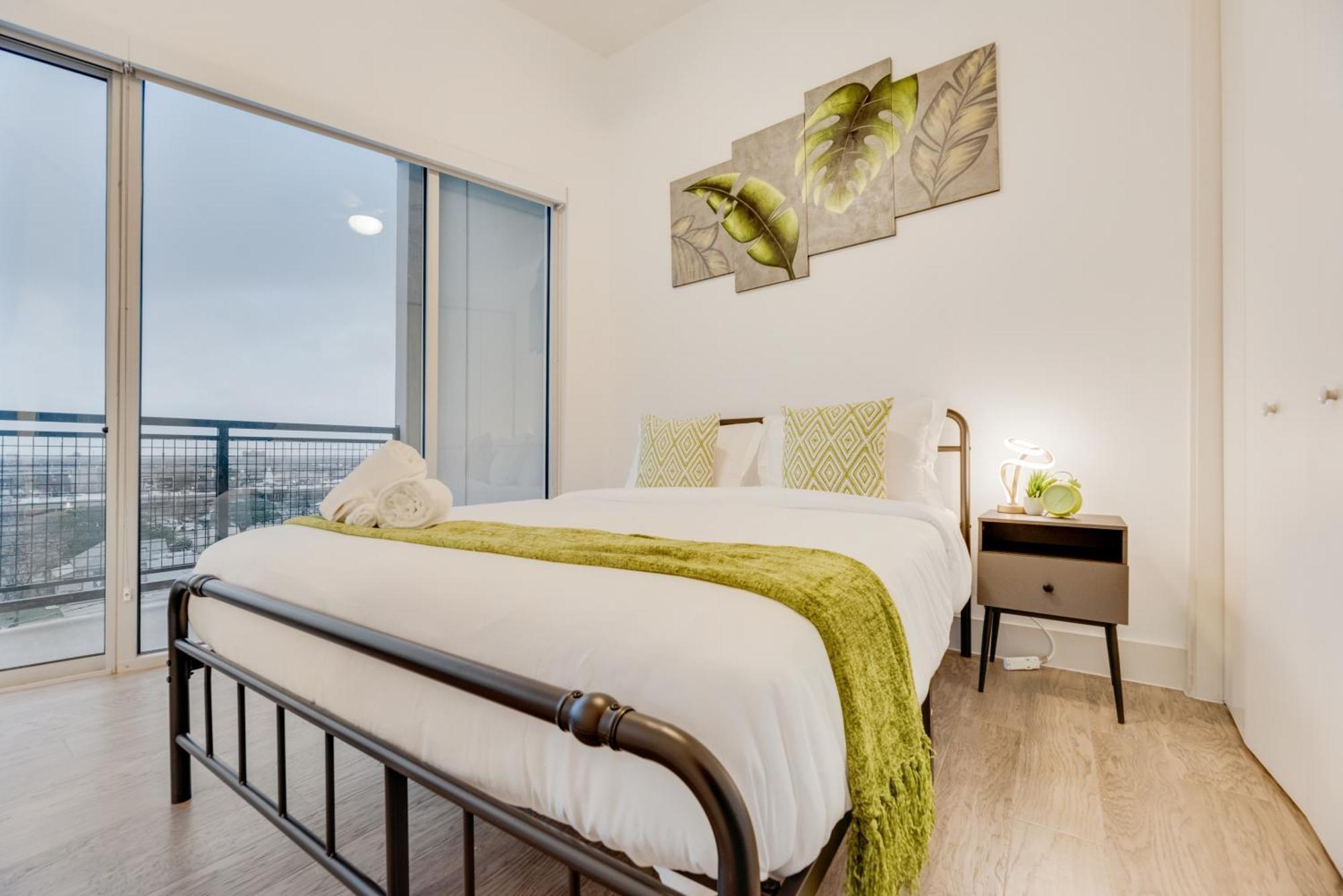 Snappy Loft Style 2Br I Gym I Parking I Workspace Dallas Exterior photo